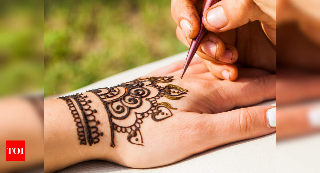 Raksha Bandhan mehndi design : on this rakshabandhan rakhi try these latest  mehndi designs - Raksha Bandhan mehndi design 2019: ये हैं 10 लेटेस्ट और  ट्रेंडिंग मेहंदी डिजाइन 1, पंचांग-पुराण न्यूज