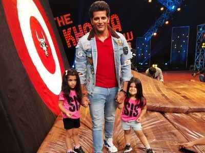 Karanvir Bohra's daughters Vienna and Bella surprise daddy on the sets of The Khatra