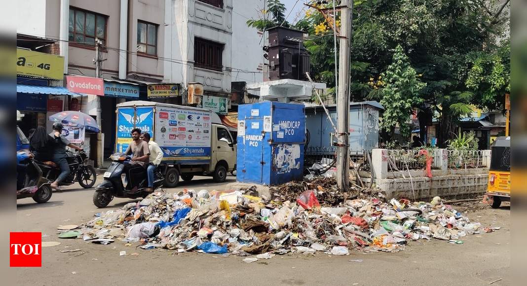 Heap of garbage on main road of Gowliguda - Times of India