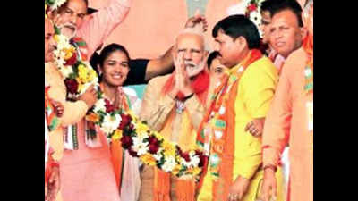 In Kurukshetra, PM Modi talks Kartarpur, backs Manohar Lal Khattar