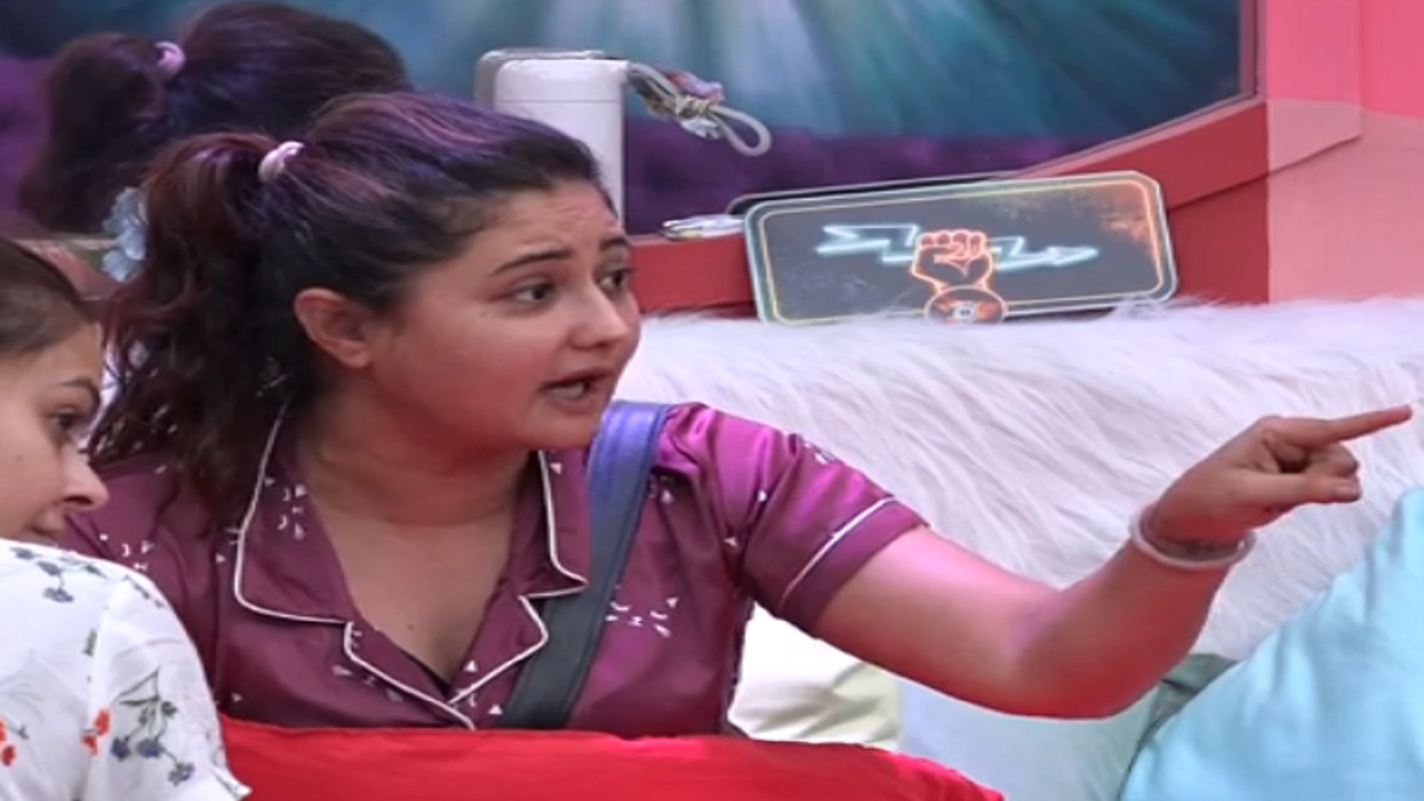 Bigg Boss 13 Netizens slam Rashami Desai for playing the woman