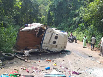 Seven Dead 1 Critical As Tempo Plunges 25 Feet Into Valley