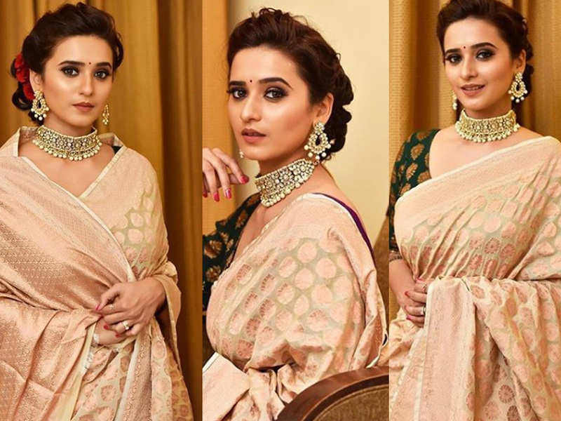 Shivani Surve looks absolutely royal in This traditional attire ...