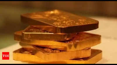 1.42kg of gold seized from three passengers at Trichy airport