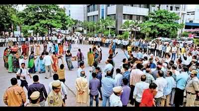 RTC strike: Govt mum on talks, state bandh on Oct 19