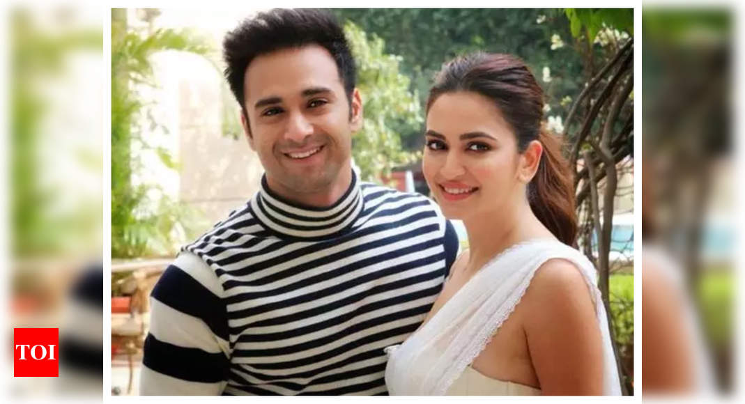 Amidst Dating Rumours Pulkit Samrat And Kriti Kharbandas Pda On Social Media Grabs Eye Balls