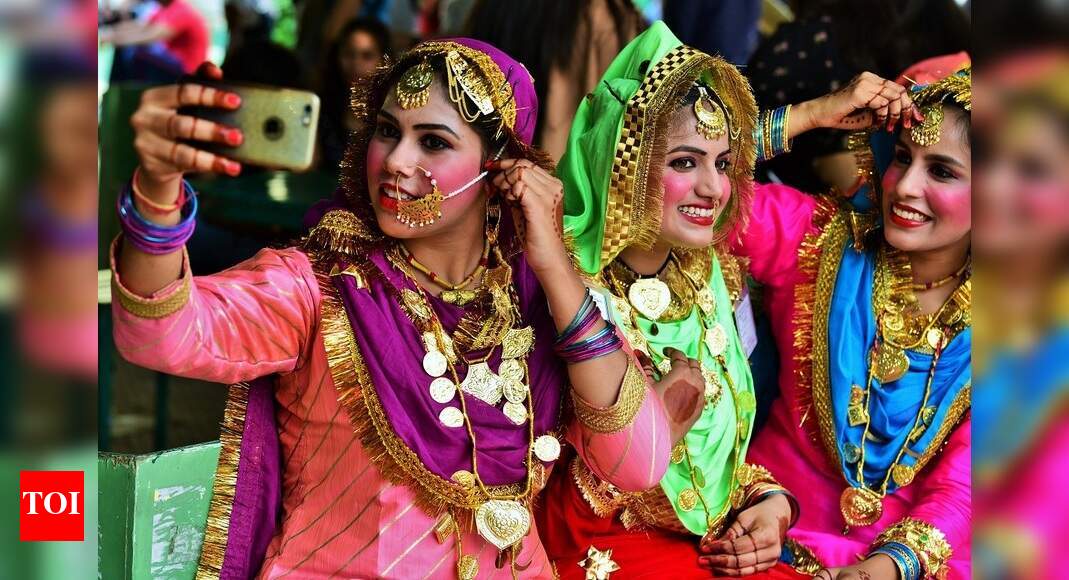 Red was the favourite colour at this event | Events Movie News - Times ...