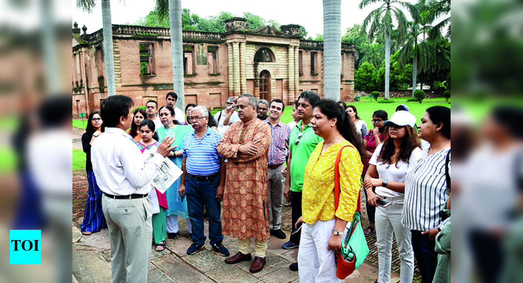 Lucknowites Participate In A Heritage Walk Events Movie News Times 