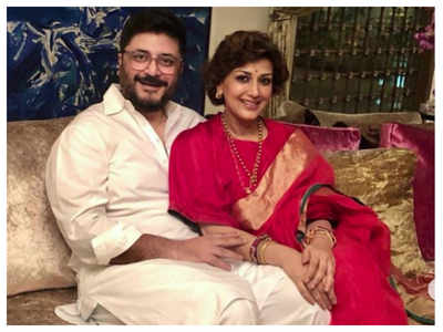 Photo: Sonali Bendre poses with husband Goldie Behl on the eve of Karva Chauth