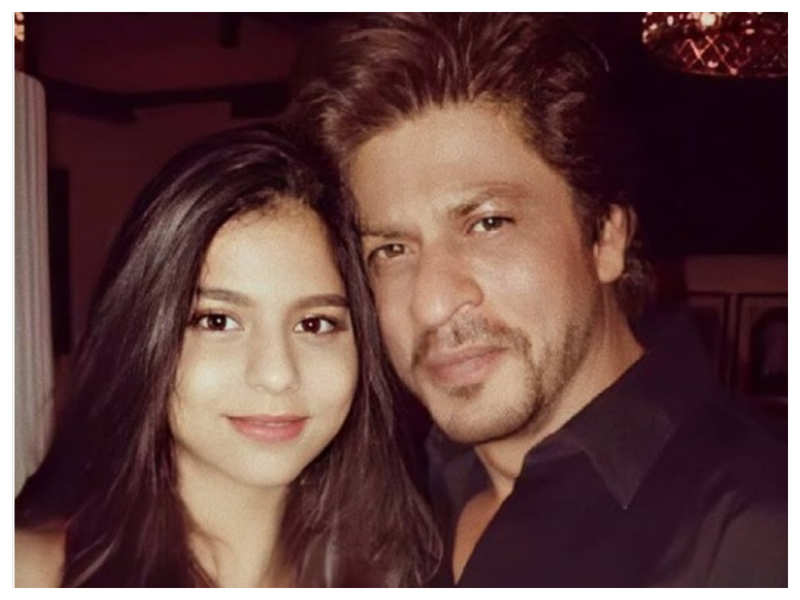 Flashback Friday: Suhana Khan Looks Stunning As She Poses With Father ...