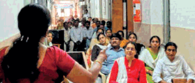 A session enlightening the benefits of Yoga held in Aurangabad