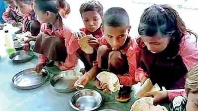 Kids denied plates for midday meal in Ballia, probe ordered