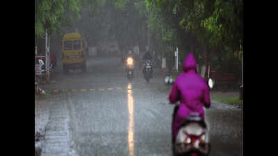 Keep rain gear handy as wet weekend likely in Maharashtra