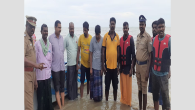 Tamil Nadu: Three including two Sri Lankan national arrested near Vedaranyam