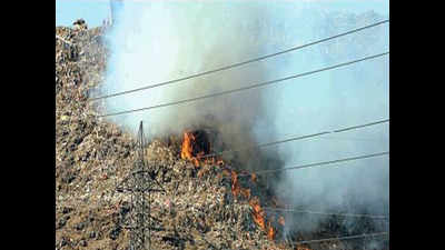 Delhi: Bhalswa landfill fire back and staring in face of agencies fighting pollution