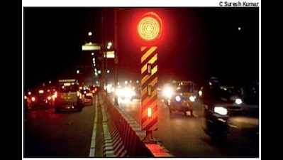 Chennai: Blinkers installed on medians to curb accidents