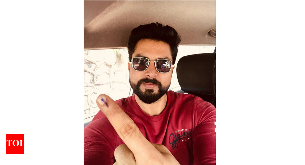 Maharashtra Assembly Election 2019: Vikrant Singh Rajput poses with his ...