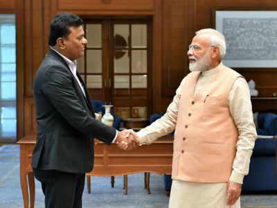 PM Modi meets innovator who built experimental aircraft