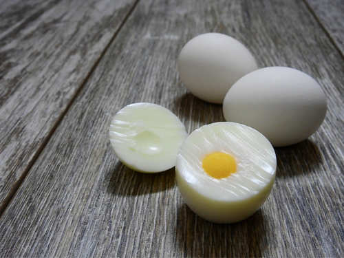 Høj eksponering Saga Bevidst Is it safe to eat eggs with blood spots? | The Times of India