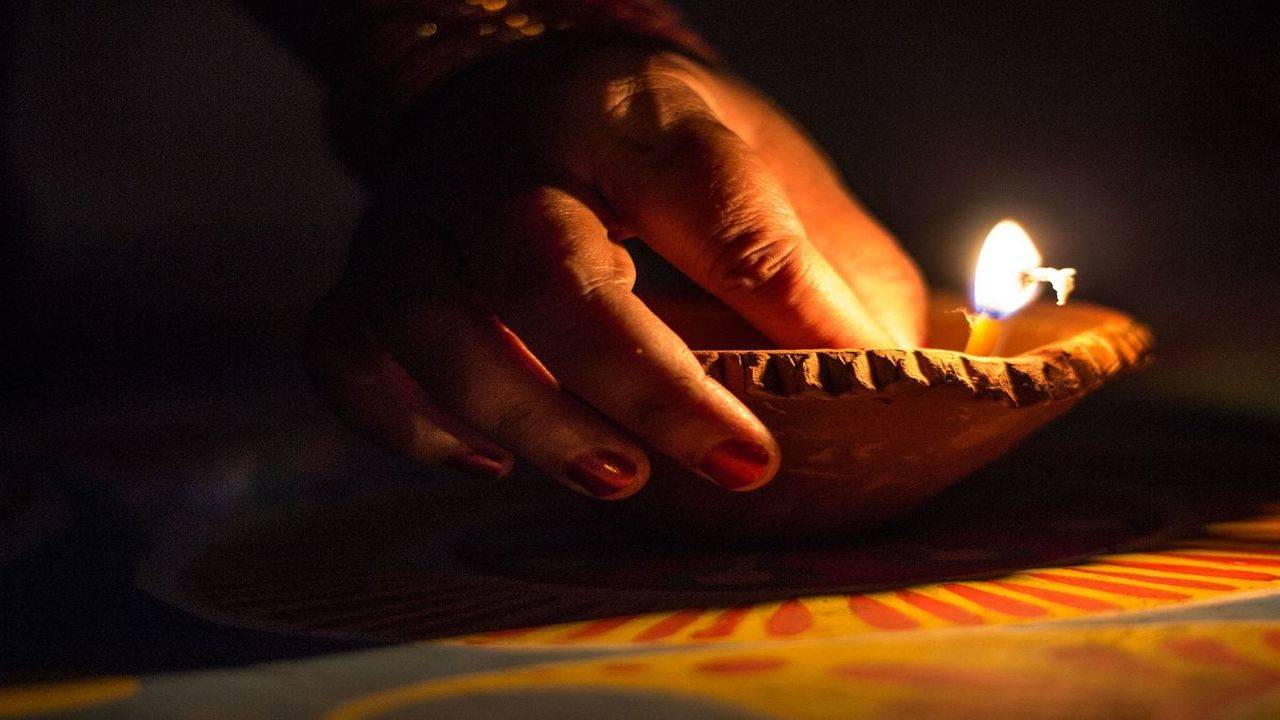 Light up your house with innovative lamps, unique diyas this Deepavali -  Times of India