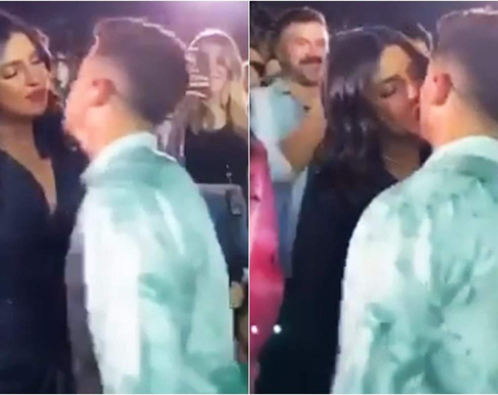 
Priyanka Chopra and Nick Jonas steal a passionate kiss at Jonas Brothers' concert, video goes viral
