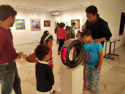 Exhibition of state artists enthrals visitors