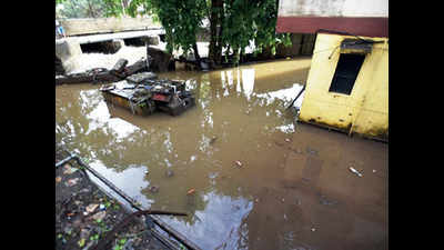 Residents fear another flash flood on Satara Road
