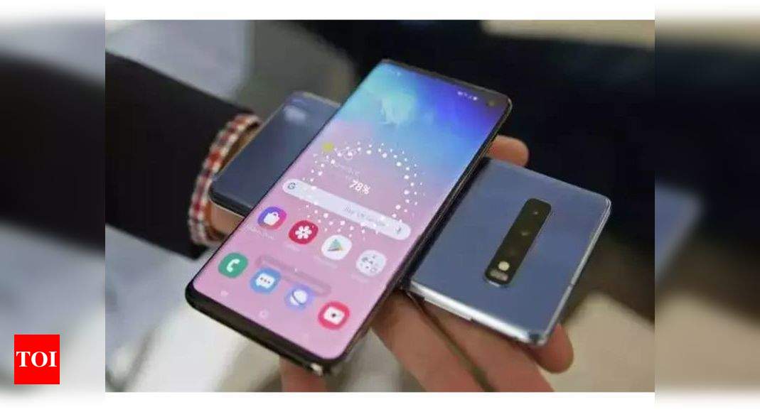 Samsung Galaxy S10 This Premium Samsung Smartphone Has Been Blacklisted By Some Banks In The Uk Times Of India