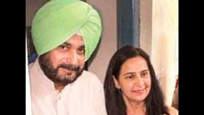 Navjot Singh Sidhu’s wife says she doesn't belong to any party