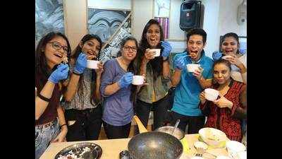 Lessons in Korean cooking for Indian students