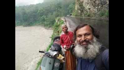 Anand Mahindra to gift SUV to Mysuru man who takes mother on pilgrimage