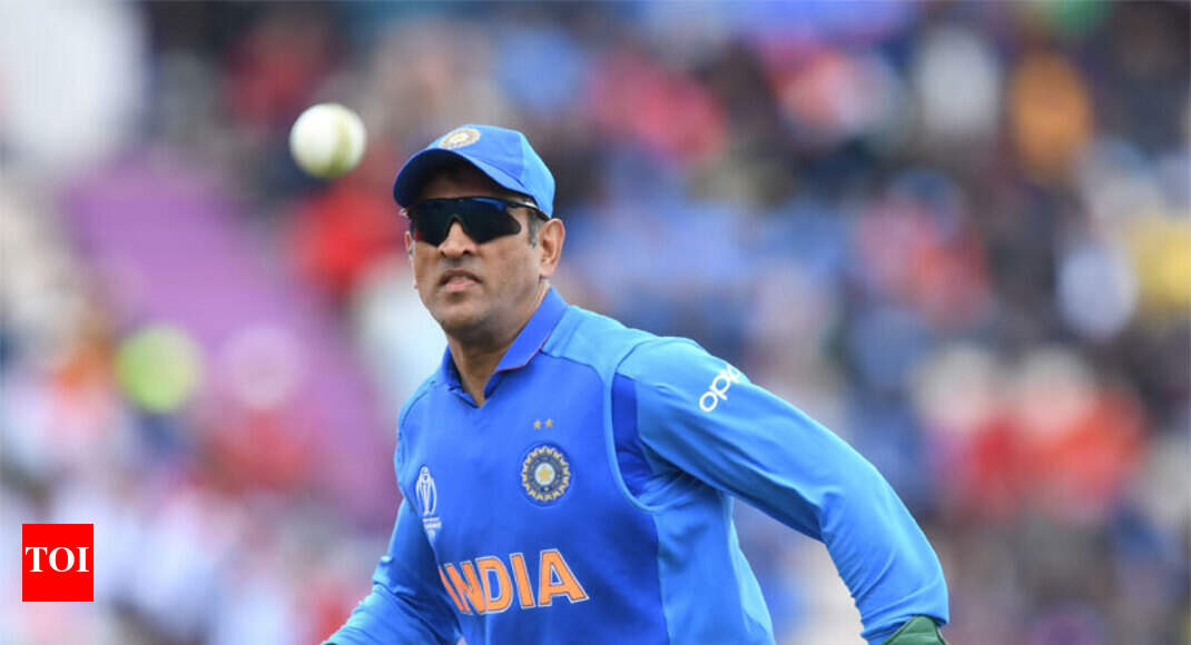 We are moving on, we are clear: Prasad on Dhoni