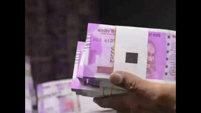 Two held with Rs 1 crore in cash at Delhi metro station