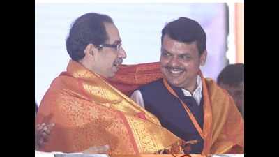 Maharashtra assembly elections: Uddhav Thackeray, Devendra Fadnavis exchange loaded signals