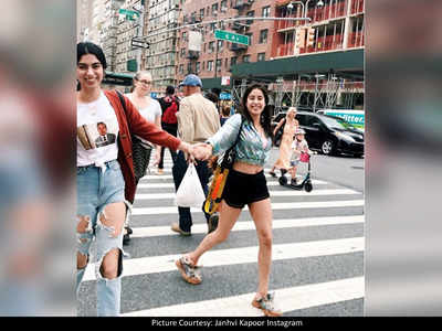 Janhvi Kapoor Shares An Adorable All Smiles Picture With Sister Khushi ...