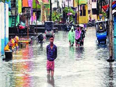 Rain flood parts of Cuttack, curtails Diwali shopping plans | Cuttack ...