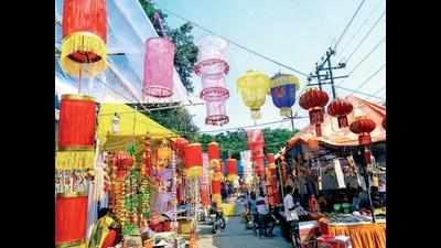 Traders rejoice as sales shoot on Dhanteras, but buyers rue jams