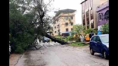 Cyclone Kyarr effect dampens mood ahead of Diwali