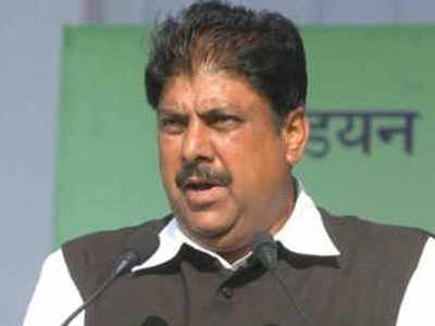 Ajay Chautala meets younger brother Abhay, triggers hopes of an end to family feud