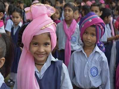Over 2,000 people attend pink turban campaign