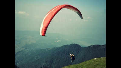 Himachal Pradesh: No paragliding cup, less international flyers this year