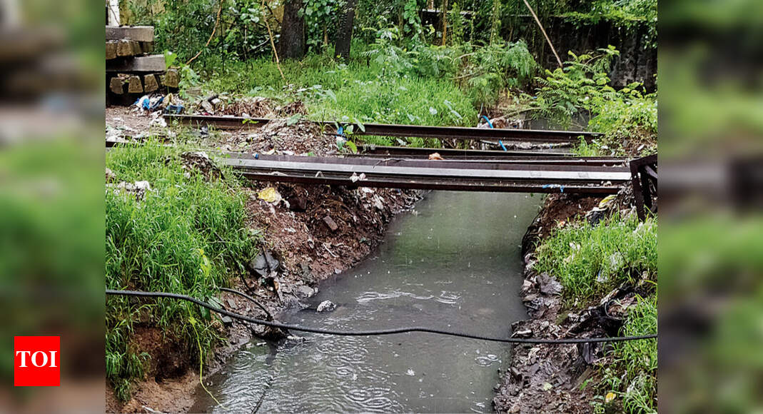 Waterlogging It’s the same story at Vaduthala and Ayyappankavu Kochi News Times of India