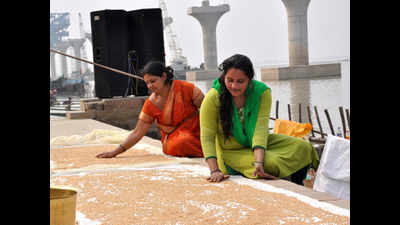 Chhath songs rend the air as four-day festival begins