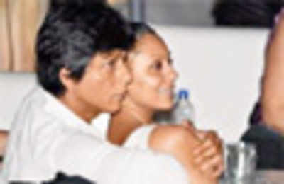 Shah Rukh, Gauri's circle of love