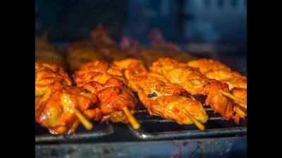 Delhi: Corporations act against 500 eateries with tandoors
