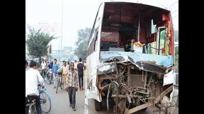 Lucknow: Speeding bus crushes two kids sleeping on pavement