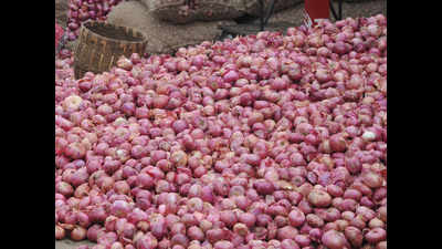 Nashik: Average wholesale onion price up by 500 since Monday