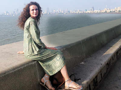 Andie MacDowell: Indian movie stars are the most beautiful. They are like a sculpture or painting