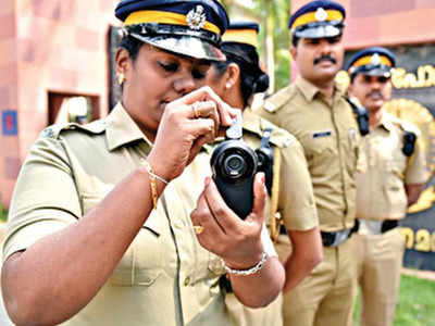 Now, you can inform police about traffic offenders via WhatsApp |  Thiruvananthapuram News - Times of India