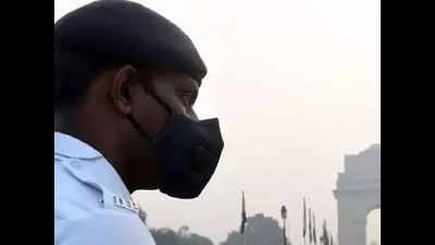 Air pollution: CISF distributes masks to troops deployed in Delhi-NCR